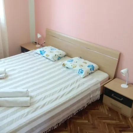 Laura Apartment *